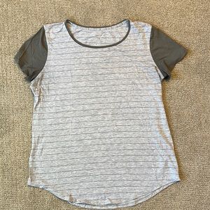 Lululemon Womens tee